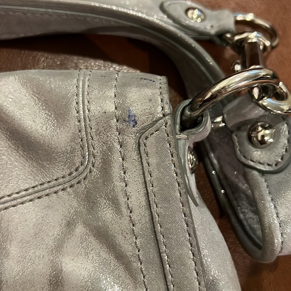 Coach silver shiny purse with buckle type closure - Picture 5 of 7